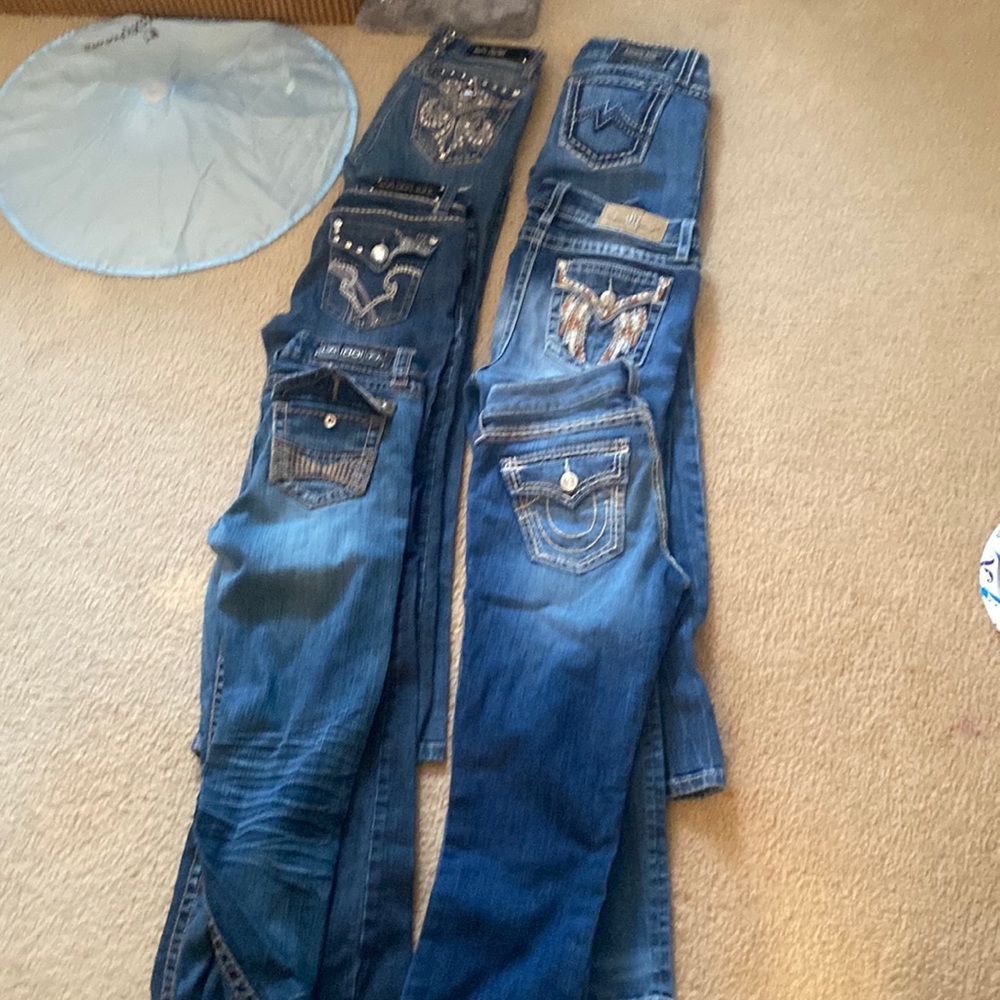 Bundle of jeans. 3-La idol, 2-miss me, and 1-true religion